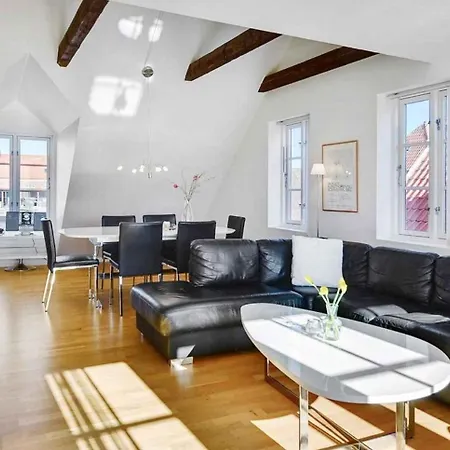 Penthouse In With Private Sun Terrace شقة *